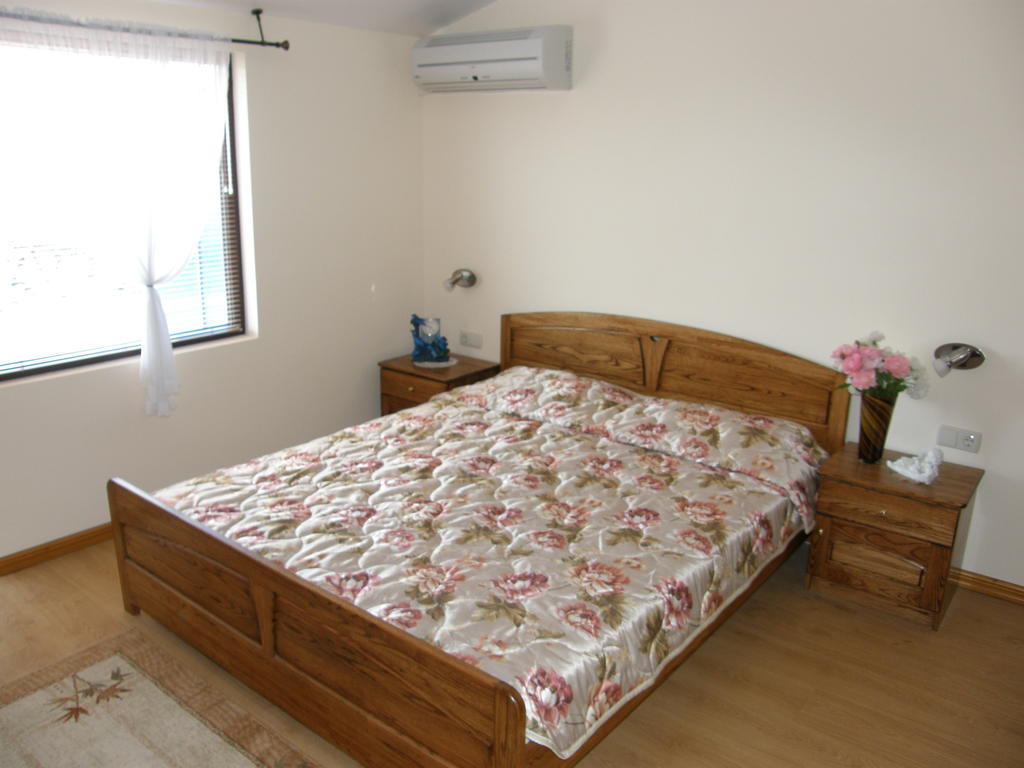 Emona Guest House Nesebar Esterno foto