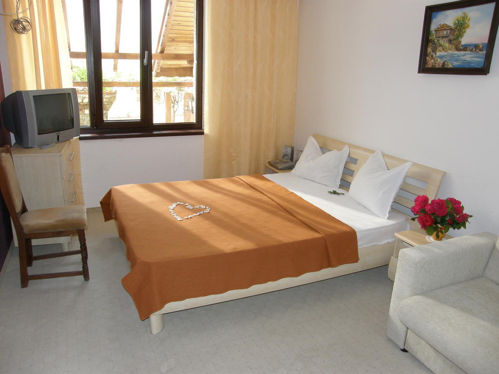 Emona Guest House Nesebar Esterno foto